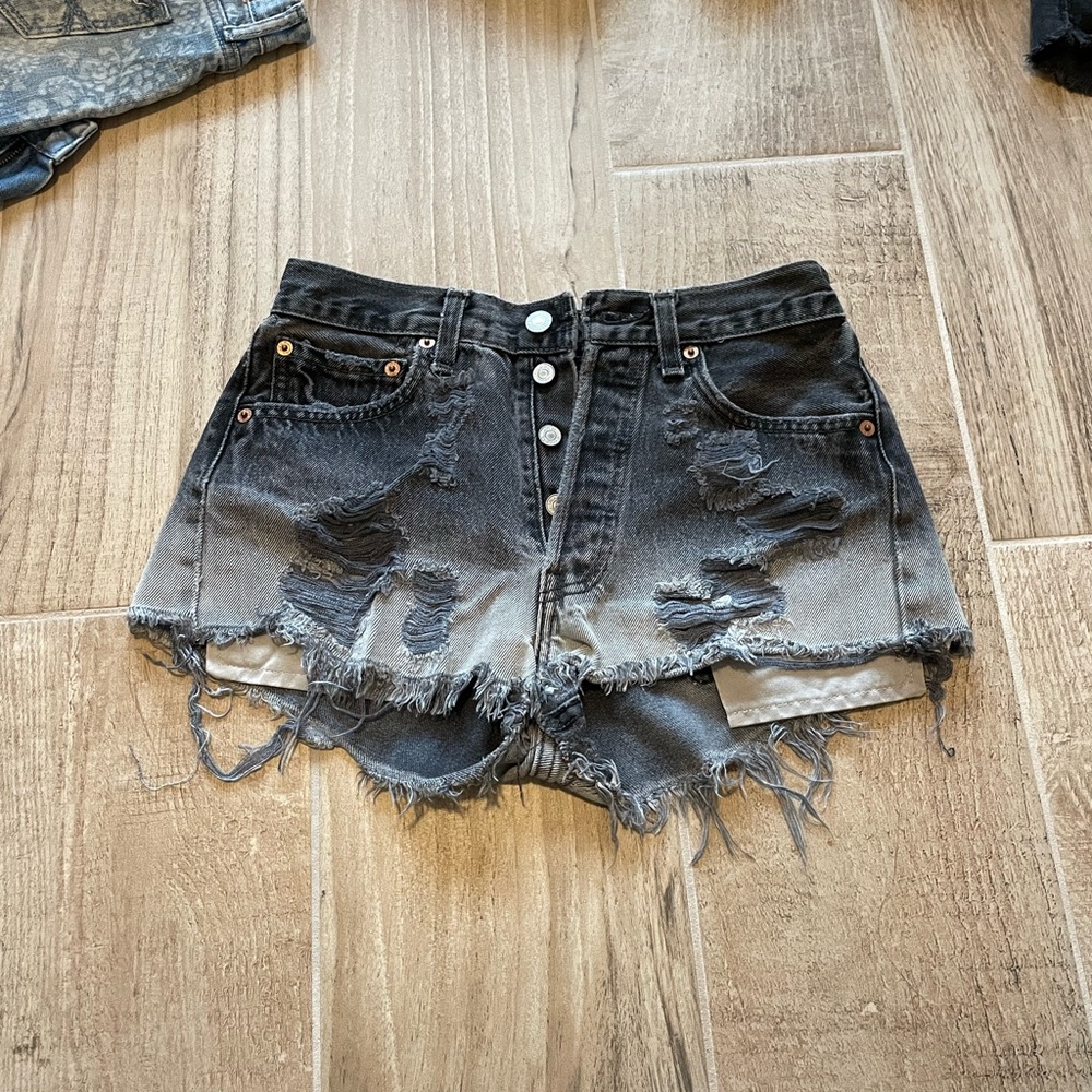 Levi 501 LF furst of a kind grey ombre denim shorts
